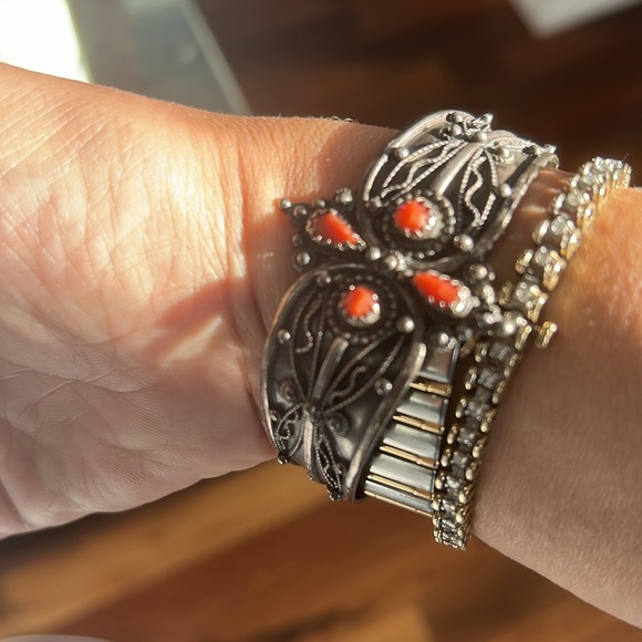 Sterling silver Berber bracelet with coral - Picture 2 of 4